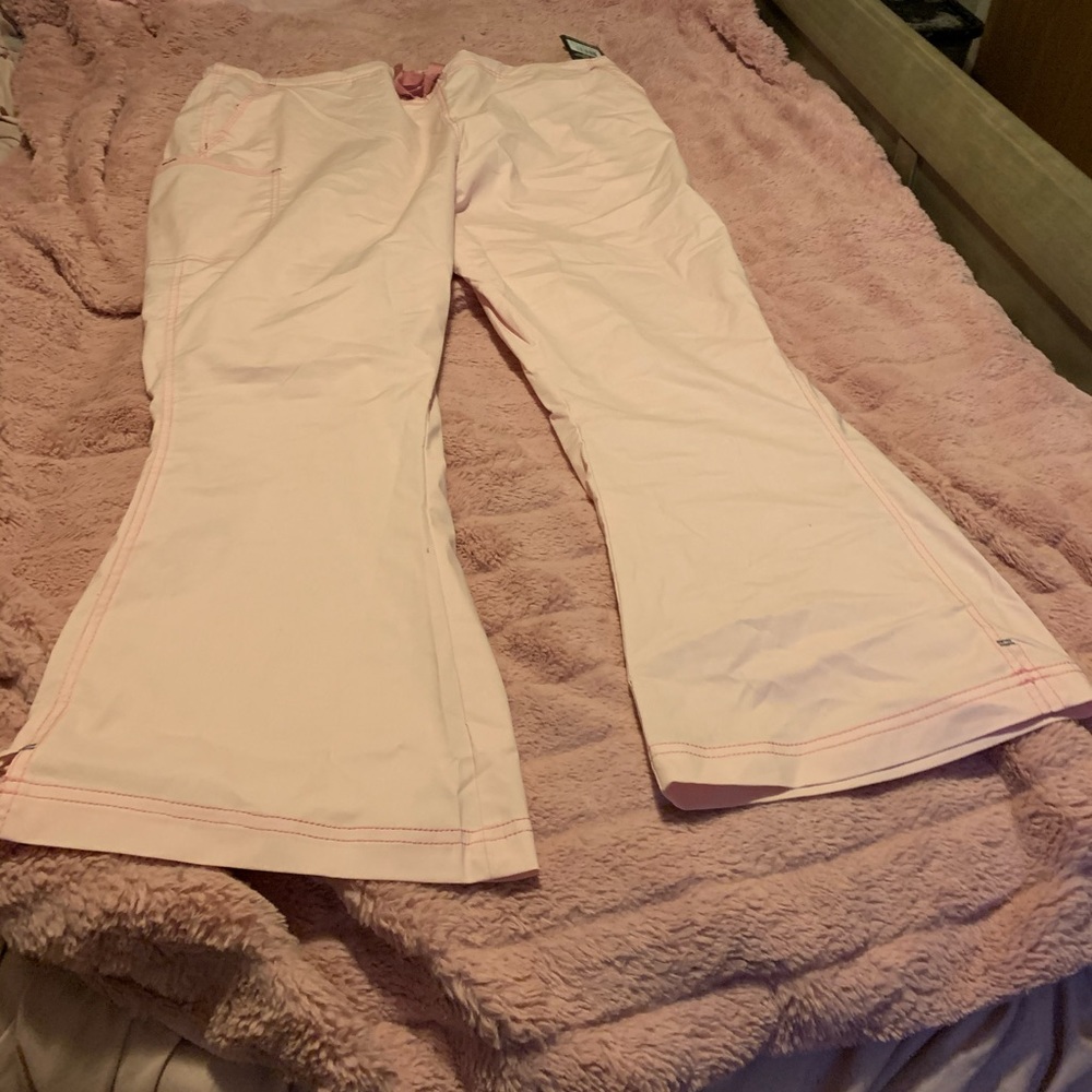 Brand new WonderWink scrubs size 3x petite.
